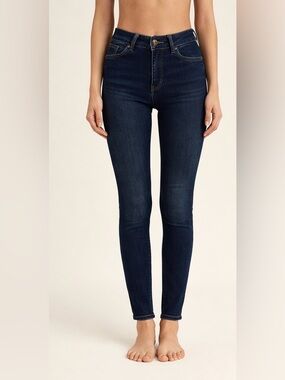 American Eagle Outfitters Dark Blue Skinny Jeans